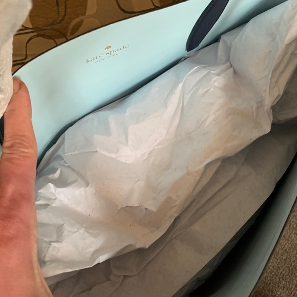 Authentic KATE SPADE Reversible Leather Sail boat print Tote/removable wristlet - Picture 6 of 14